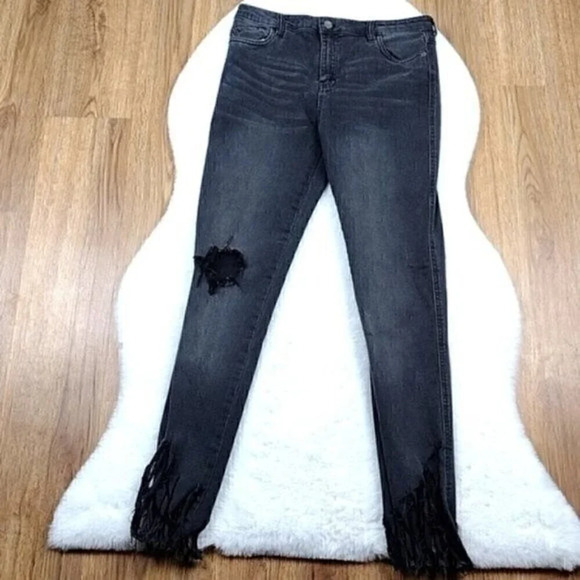 F21 Women's High Rise Distressed Black Skinny Jeans - Picture 7 of 11